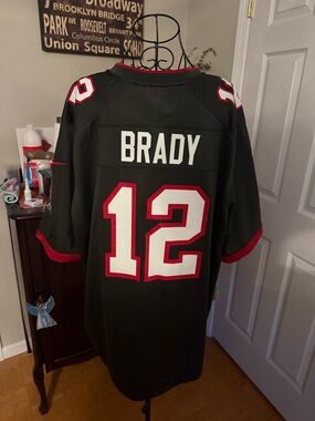 NFL Nike On-Field Jersey Collar in Black with Red Trim